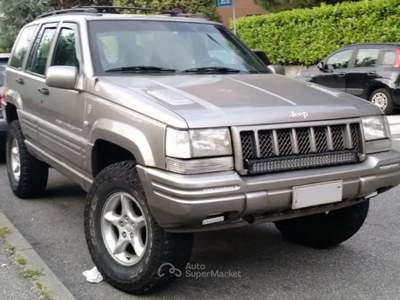 Jeep Grand Cherokee JEEP Grand Cherokee 5.9 gpl ASI Argento usata GIUSSANO