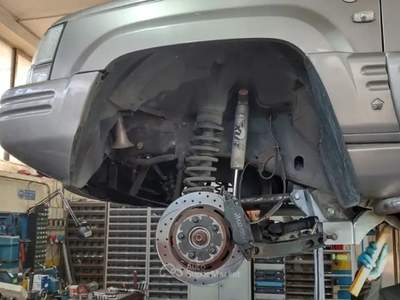 Jeep Grand Cherokee JEEP Grand Cherokee 5.9 gpl ASI Argento usata GIUSSANO