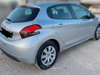 Peugeot 208 Ottime condizioni generali Argento usata Manduria