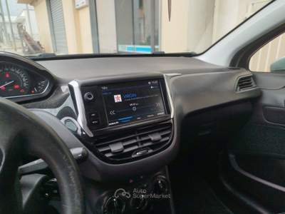 Peugeot 208 Ottime condizioni generali Argento usata Manduria