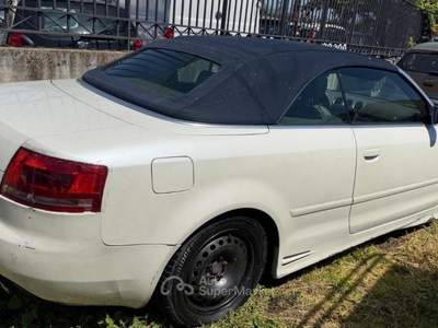 Audi A4 Cabriolet 2.0 TDI F.AP. Bianco usata ANGRI