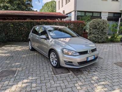 Volkswagen Golf 5p 1.6 tdi Comfortline 110cv dsg Grigio usata Cairate