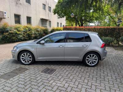 Volkswagen Golf 5p 1.6 tdi Comfortline 110cv dsg Grigio usata Cairate