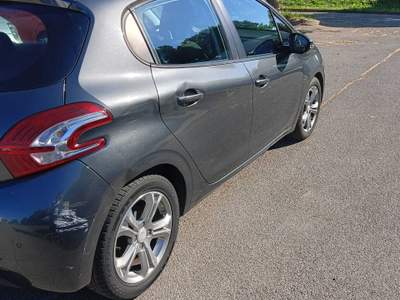 Peugeot 208 unico proprietario non fumatore Grigio usata Vignate