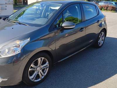 Peugeot 208 unico proprietario non fumatore Grigio usata Vignate