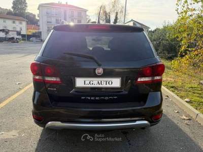 Fiat Freemont 2.0 mjt 16v CROSS 4x4 170cv auto Nero usata Banchette