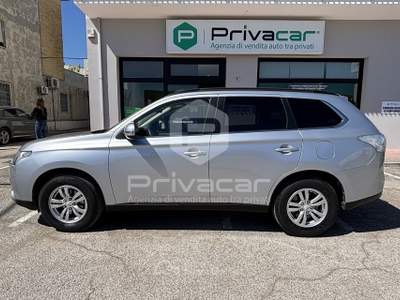 Mitsubishi Outlander MITSUBISHI Outlander 2.2 DI-D 4WD Intense Grigio usata San Benedetto del Tronto