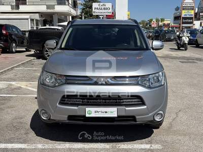 Mitsubishi Outlander MITSUBISHI Outlander 2.2 DI-D 4WD Intense Grigio usata San Benedetto del Tronto