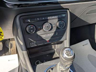 Volkswagen Maggiolino NEW BEETLE 1.6d 65cv CruiseControl Nero usata Roma