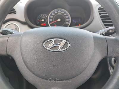 Hyundai i10 1.1 12V 69cv 5 porte CLIMA OK NEOPATENTATI Grigio usata Roma