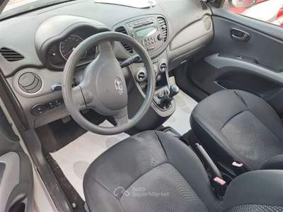Hyundai i10 1.1 12V 69cv 5 porte CLIMA OK NEOPATENTATI Grigio usata Roma