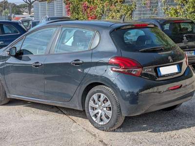 Peugeot 208 1.2cc 83cv Nero usata Roma