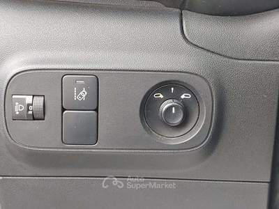 Citroen C3 SHINE 1.2cc 82cv LANE ASSIST NAVI SENS PARK Bianco usata Roma