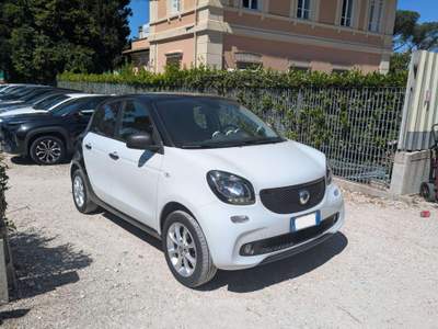 Smart ForFour GPL 1.0cc 71cv CRUISE CONTROL CLIMA AUTOM Bianco usata Roma