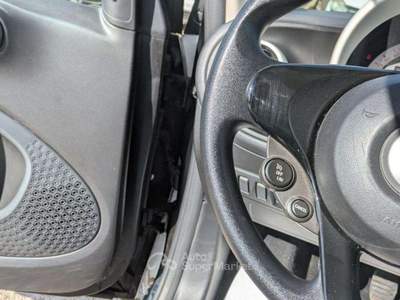Smart ForTwo 1.0cc YOUNGSTER 61cv CRUISE CONTROL CERCHI IN LEGA Bianco usata Roma