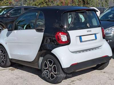 Smart ForTwo 1.0cc YOUNGSTER 61cv CRUISE CONTROL CERCHI IN LEGA Bianco usata Roma