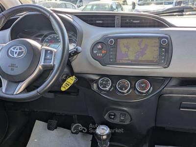 Toyota Yaris 1.4d 90cv NAVI CERCHI IN LEGA Grigio usata Roma