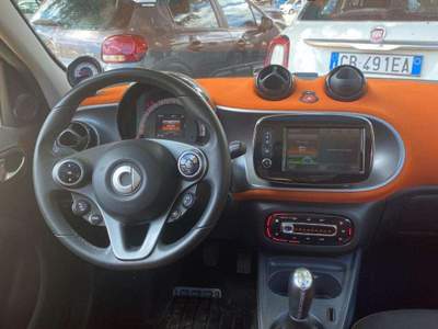 Smart ForFour 1.0cc PASSION 71cv TETTO PANORAMA SENS PARK Arancione usata Roma