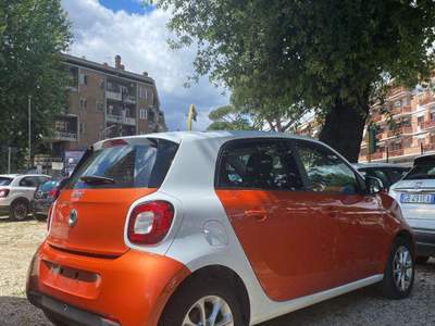 Smart ForFour 1.0cc PASSION 71cv TETTO PANORAMA SENS PARK Arancione usata Roma