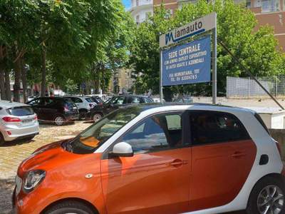 Smart ForFour 1.0cc PASSION 71cv TETTO PANORAMA SENS PARK Arancione usata Roma