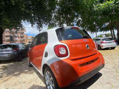 Smart ForFour 1.0cc PASSION 71cv TETTO PANORAMA SENS PARK Arancione usata Roma