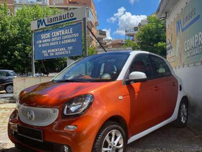 Smart ForFour 1.0cc PASSION 71cv TETTO PANORAMA SENS PARK Arancione usata Roma