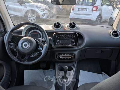 Smart ForTwo 1.0cc 71cv Rosso usata Roma