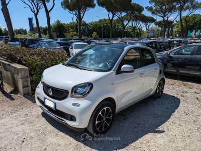 Smart ForFour 1.0 GPL 72CV PASSION TWINAMIC TETTO PANORAMA Bianco usata Roma
