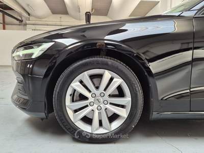 Volvo V60 2.0 b4 Momentum Bus. auto 197CV Nero usata Bolzano