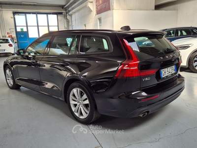 Volvo V60 2.0 b4 Momentum Bus. auto 197CV Nero usata Bolzano