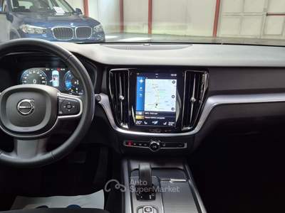 Volvo V60 2.0 b4 Momentum Bus. auto 197CV Nero usata Bolzano