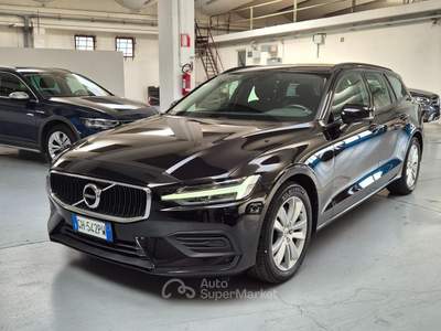 Volvo V60 2.0 b4 Momentum Bus. auto 197CV Nero usata Bolzano