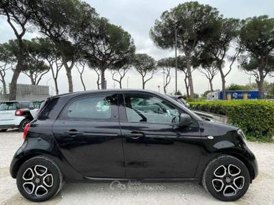 Smart ForFour 1.0cc OK NEOPATENTATI 71cv BLUETOOTH CRUISE STEREO Nero usata Roma