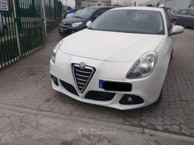 Alfa Romeo Giulietta  Bianco usata Mantello