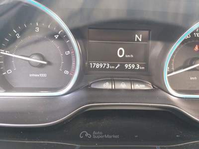 Peugeot 2008 Stop&Start robotizzato Grigio usata Mantello