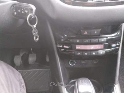 Peugeot 208 3 porte GT LINE Nero usata Mantello