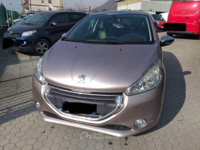 Peugeot 208 1.4 HDi 68CV 3p. Lilla usata Mantello