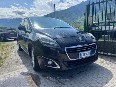 Peugeot 5008 CV AUTOMATICA Nero usata Mantello