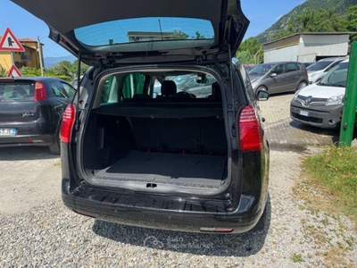 Peugeot 5008 CV AUTOMATICA Nero usata Mantello