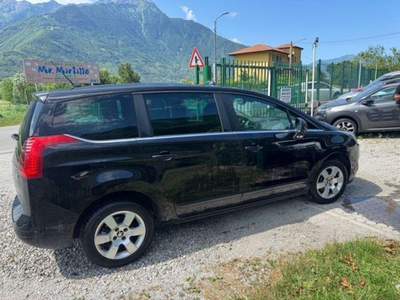 Peugeot 5008 CV AUTOMATICA Nero usata Mantello