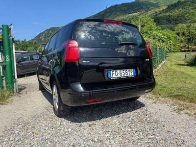 Peugeot 5008 CV AUTOMATICA Nero usata Mantello