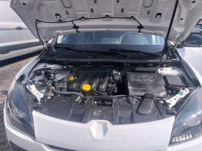 Renault Mégane Megane Mégane 1.6 16V SporTour Attractive Bianco usata Mantello