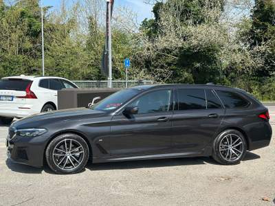 BMW Serie 5 520d BMW 520 d Touring mhev 48V xdrive Msport auto Nero usata Altedo