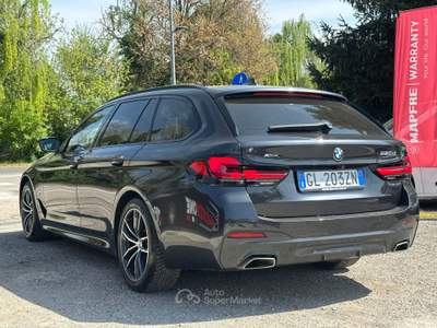 BMW Serie 5 520d BMW 520 d Touring mhev 48V xdrive Msport auto Nero usata Altedo
