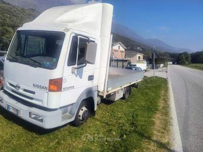 Nissan Cabstar 3.0 106 CV Bianco usata Mantello