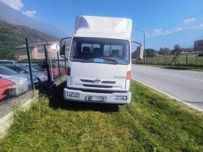 Nissan Cabstar 3.0 106 CV Bianco usata Mantello