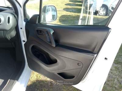 Peugeot Partner 3 POSTI Bianco usata Mantello