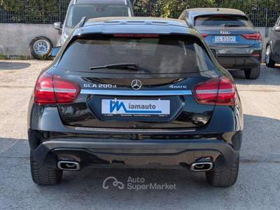 Mercedes-Benz GLA 200d Automatic 4Matic Executive 2.0cc 136cv Nero usata Roma