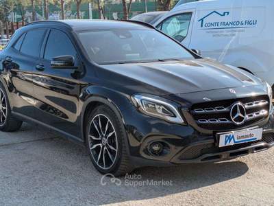 Mercedes-Benz GLA 200d Automatic 4Matic Executive 2.0cc 136cv Nero usata Roma