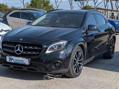 Mercedes-Benz GLA 200d Automatic 4Matic Executive 2.0cc 136cv Nero usata Roma